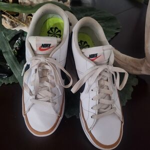 Nike Court Legacy Low Women's Sneaker 8.5